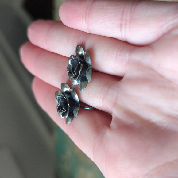 Vintage Sterling Silver 3D Rose Flower Screw-Back Earrings - Picture 2 of 9